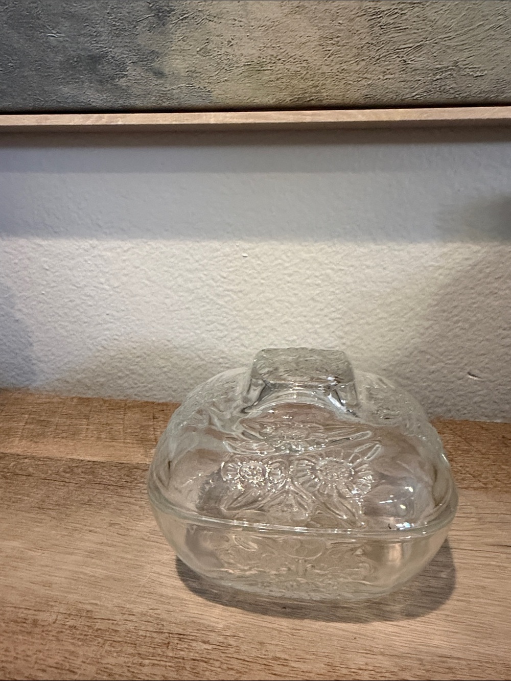 Vintage daisy glass trinket dish with lid